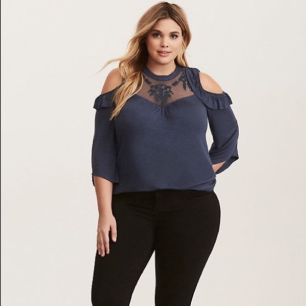 Torrid lace inset ruffle cold shoulder top 1x